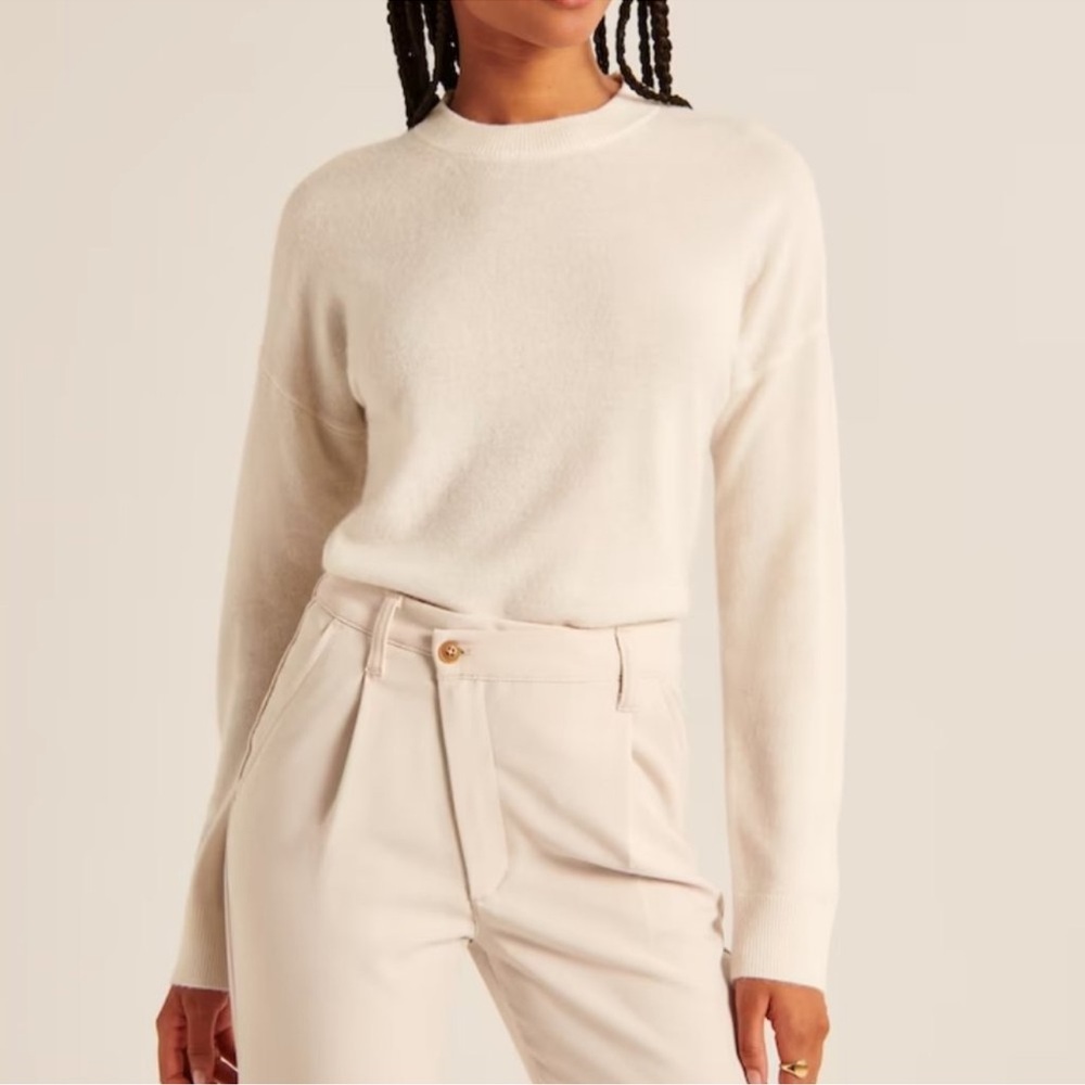 Cashmere Crew Sweater in Cream Ivory
